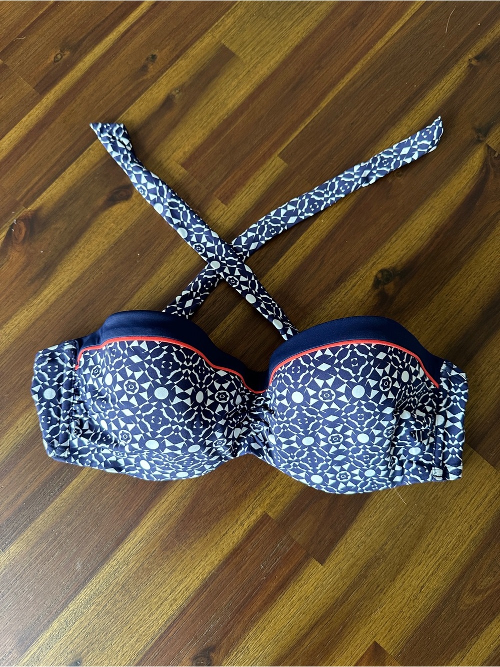 VENUS Navy and White Geometric Bandeau Bikini Top